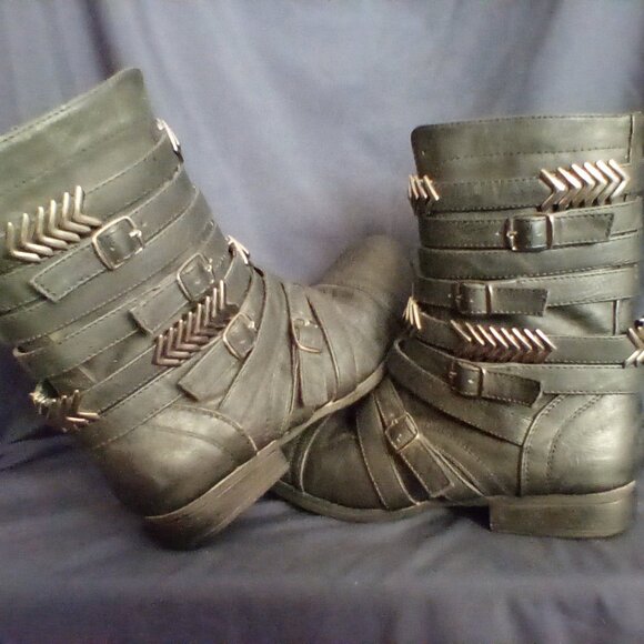 Madden Girl Boots - Picture 6 of 7